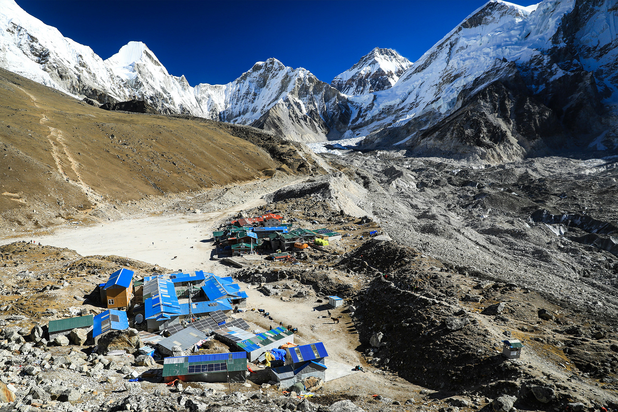 w4RZS-everest-base-camp.jpg